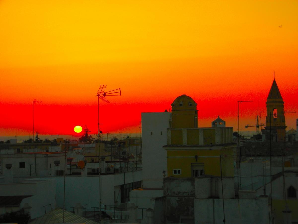 Apartamentos La Caleta De Cadiz Luaran gambar